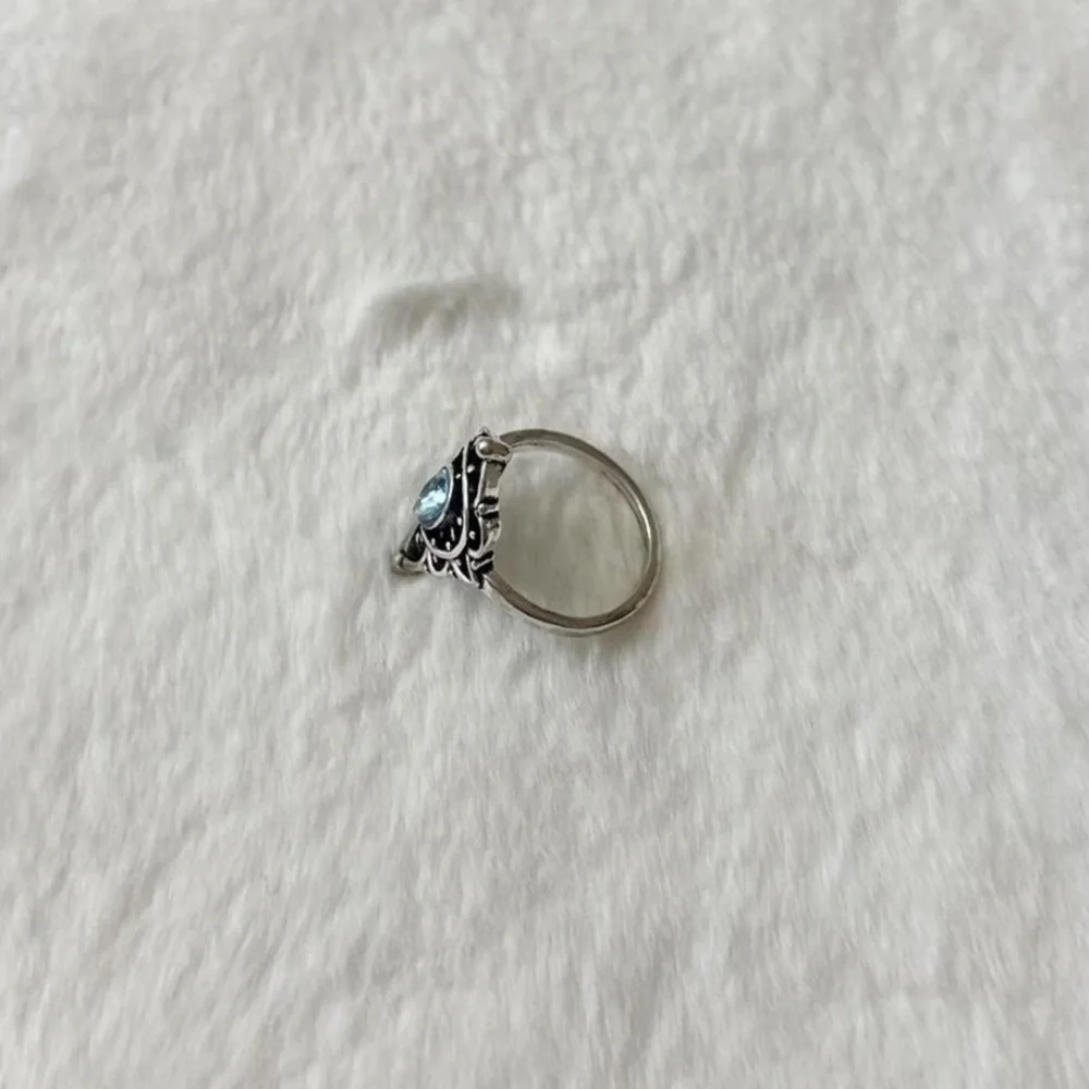 5/$15 🩷 MUST BUNDLE Silver Teardrop Blue Gem Filigree Ring